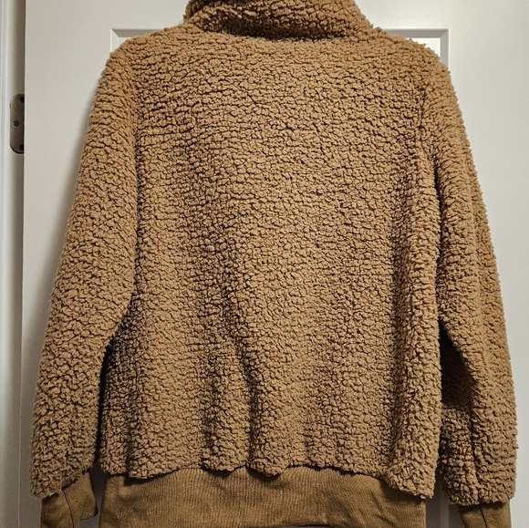 Fuzzy fleece pullover top - Picture 3 of 5